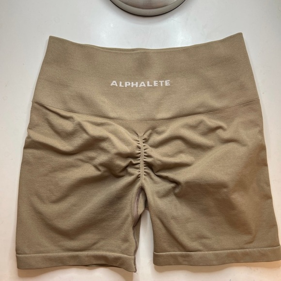 Alphalete Amplify Chai - Picture 1 of 2